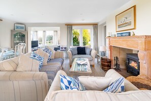 TV, fireplace - Sandpipers, Brancaster, Norfolk (King's Lynn)