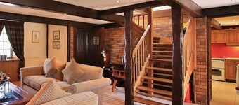 A fabulous traditional cottage - full of character - sleeps 6