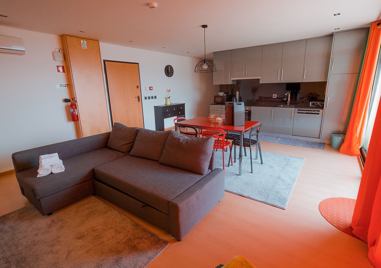 T2 - House Spring | 03