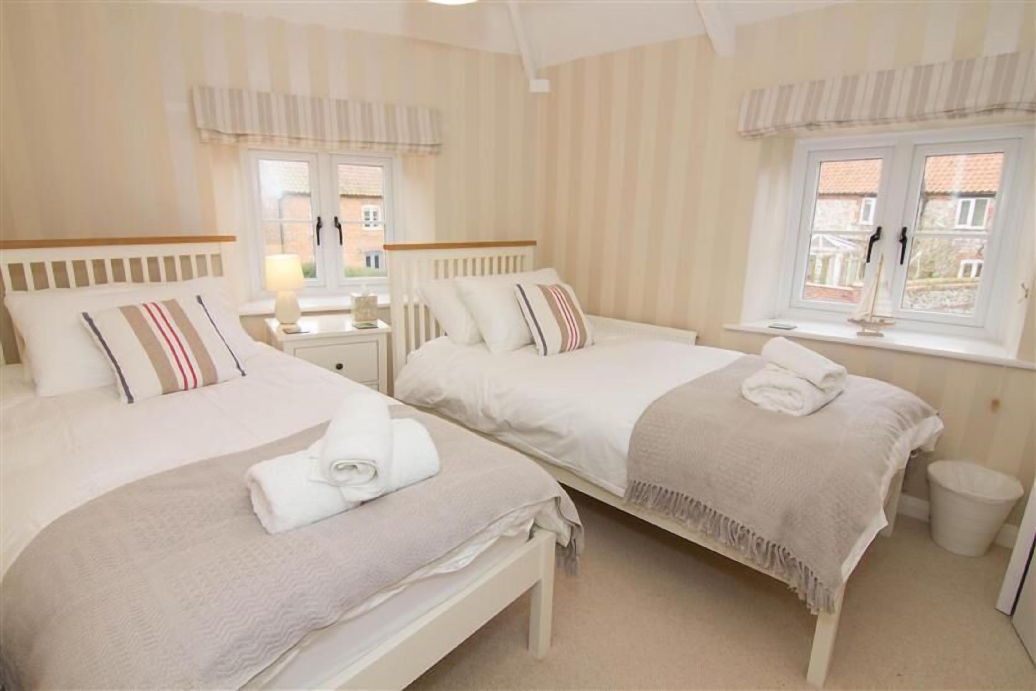 Home Lea, Docking: Double aspect bedroom two with twin beds