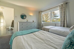 4 bedrooms, Internet, bed sheets - Ongar Lodge, Old Hunstanton, Norfolk (Hunstanton)