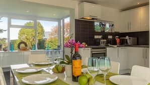 Private kitchen - Ongar Lodge, Old Hunstanton, Norfolk (Hunstanton)