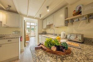 Mikrobølgeovn og oppvaskmaskin