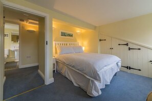 2 bedrooms, Internet, bed sheets - 1 Honeymoon Row, Wells-next-the-Sea, Norfolk (Wells-next-the-Sea)