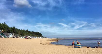 Un charmant cottage de 300 ans avec terrasse et joli jardin clos ensoleillé à Wells