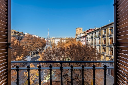 Tyylikäs 2Bds-huoneisto sijaitsee erinomaisella paikalla. Bib Rambla