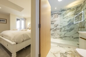 2 Schlafzimmer, Bügeleisen/Bügelbrett, Internetzugang, Bettwäsche