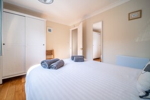 1 غرفة نوم ومكواة/لوح كي وخدمة الإنترنت وملاءات أسرّة