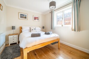 1 bedroom, iron/ironing board, Internet, bed sheets - Curlew Apartment, Wells-next-the-Sea, Norfolk (Wells-next-the-Sea)