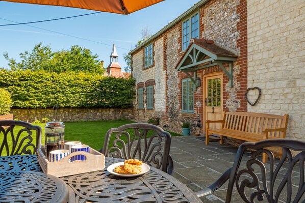 تناول الطعام بالخارج