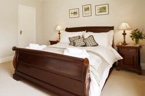 3 bedrooms, travel cot, free WiFi, bed sheets - No. 10 West End Osmotherley (Osmotherley)