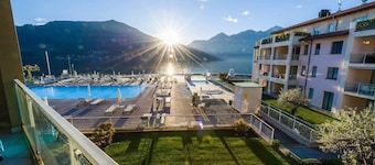Modern Italian Lakes apartment with pool