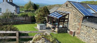 Tyan - luxury pet friendly cottage with stunning views