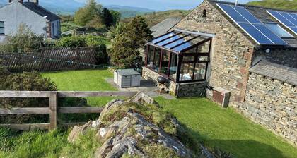 Tyan - luxury pet friendly cottage with stunning views