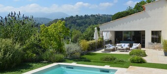 Peaceful designed modern villa nestles in St Paul de Vence