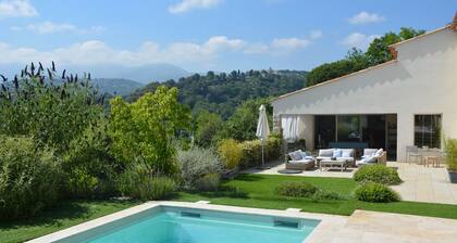 Peaceful designed modern villa nestles in St Paul de Vence