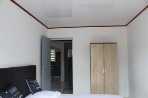 2 chambres, fer et planche à repasser, lit parapluie, Wi-Fi gratuit