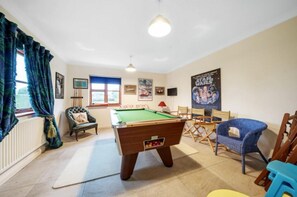 Game room - 2 Priory Court, Thornham, Norfolk (Hunstanton)