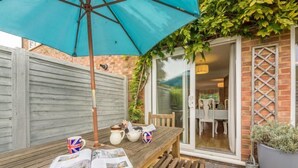 Outdoor dining - Sleepy Gull, Old Hunstanton, Norfolk (Hunstanton)