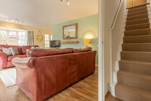 Televisio, takka, DVD-soitin