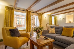 TV, fireplace - Mill House Cottage, Brancaster, Norfolk (King's Lynn)