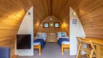 3 bedrooms, internet, bed sheets