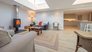 Living area - The Hares, Brancaster, Norfolk (King's Lynn)