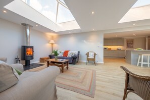 TV, fireplace, DVD player, books - The Hares, Brancaster, Norfolk (King's Lynn)