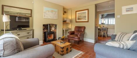 電視、壁爐、DVD 播放機