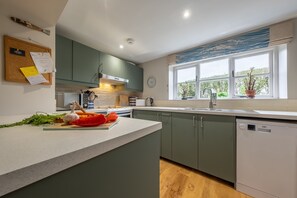 Microwave, dishwasher