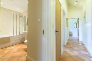 Hair dryer, towels - The Cart Lodge, Great Massingham, Norfolk (King's Lynn)