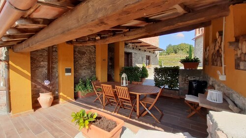 Marcione, character cottage, own pool, wonderful views, walk restaurant; WIFI!