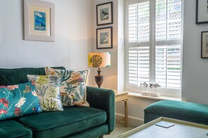 TV, fireplace - Duck Cottage, South Creake, Norfolk (South Creake)