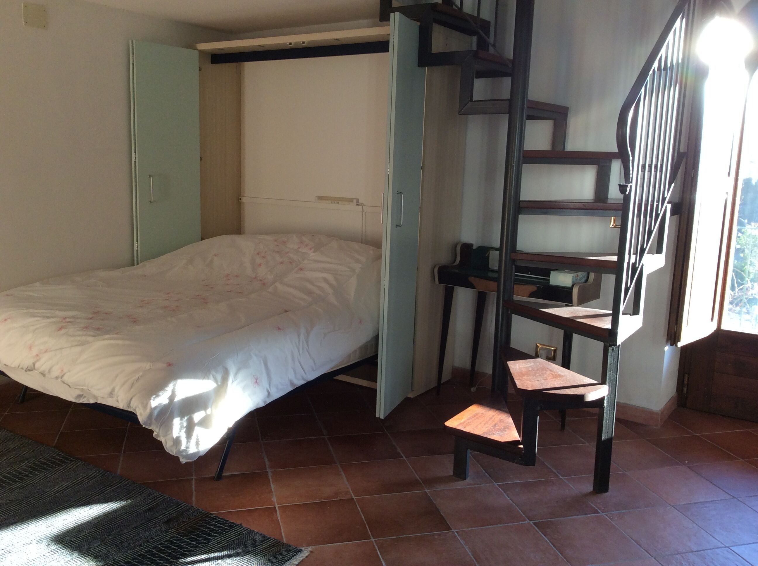 Cosy Mountain Apartment welcomes you to a rare, peaceful and relaxing retreat. <br>