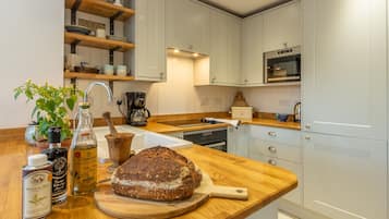 Microwave, dishwasher