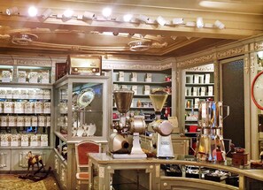 Bar (on property) - Ideal for couples, in the city center-along Avenida da Liberdade with A / C (Lisboa)