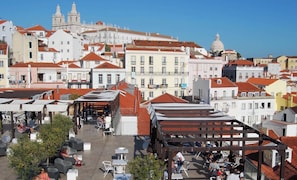 Outdoor dining - Ideal for couples, in the city center-along Avenida da Liberdade with A / C (Lisboa)