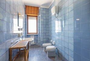 Bathtub, bidet - Cozy sea view apartment CVG42 (Gallipoli)