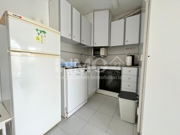 Refrigerador, microondas, horno y lavavajillas 