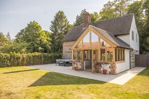Exterior - The Old School House, Docking, Norfolk (King's Lynn)