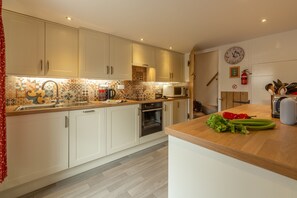 Microwave, dishwasher - Hollyhocks, Docking, Norfolk (Docking)