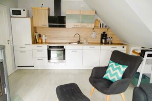 Fridge, microwave, oven, stovetop