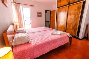 4 Schlafzimmer, Bügeleisen/Bügelbrett, WLAN, Bettwäsche