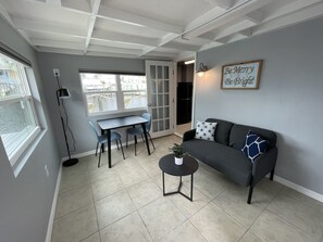 TV - Studio Tarpon Suite in Matlacha/Fisherman's Paradise (Matlacha)