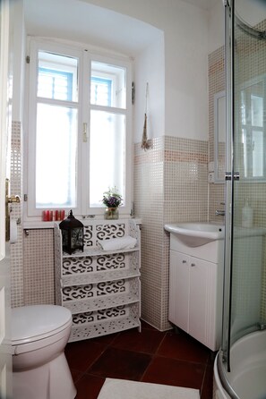 Shower, hair dryer, towels, soap - Apartment with panoramic views and pool on the island of Krk (Garica)