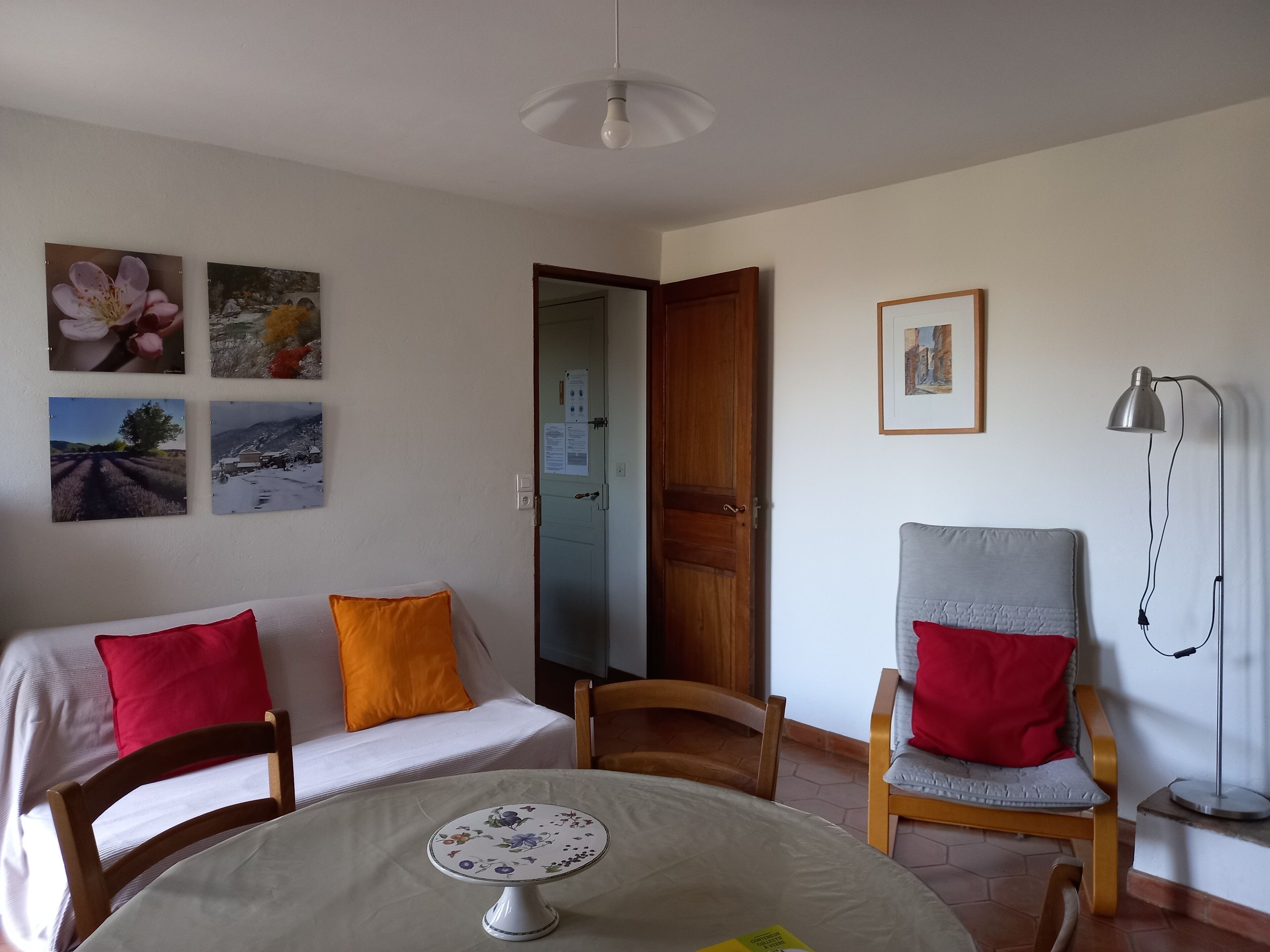 Appart Indépendant En Rez De Jardin Dans Bastide Provençale, Au Coeur Du Luberon - Cucuron