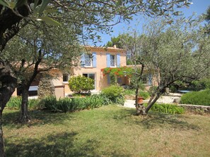Exterior - Near Vaison la Romaine 4* heated pool villa overlooking Mont Ventoux (Faucon)