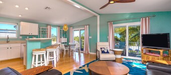 Perfect 7-Night Keys Getaway: Pool, Tiki & Dock