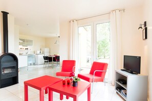 TV, table football, ping pong - Cottage with beautiful view in Mediterranean park a few min. from Salagou Lake (Lodève)