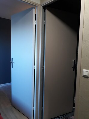 Interior - APARTMENT 5 PERS. SEASIDE ALL COMFORT WITH BOX WI-FI (Franceville-Plage)